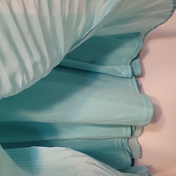 Cute formal knee length dress - Picture 3 of 5